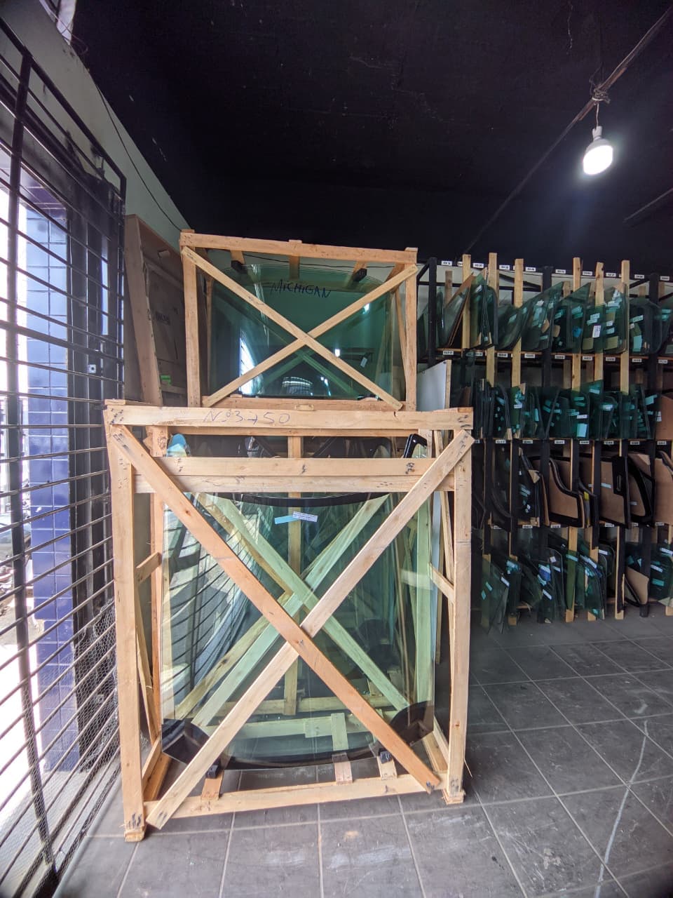 Vidros Laminados Curvos para Máquinas Pesadas